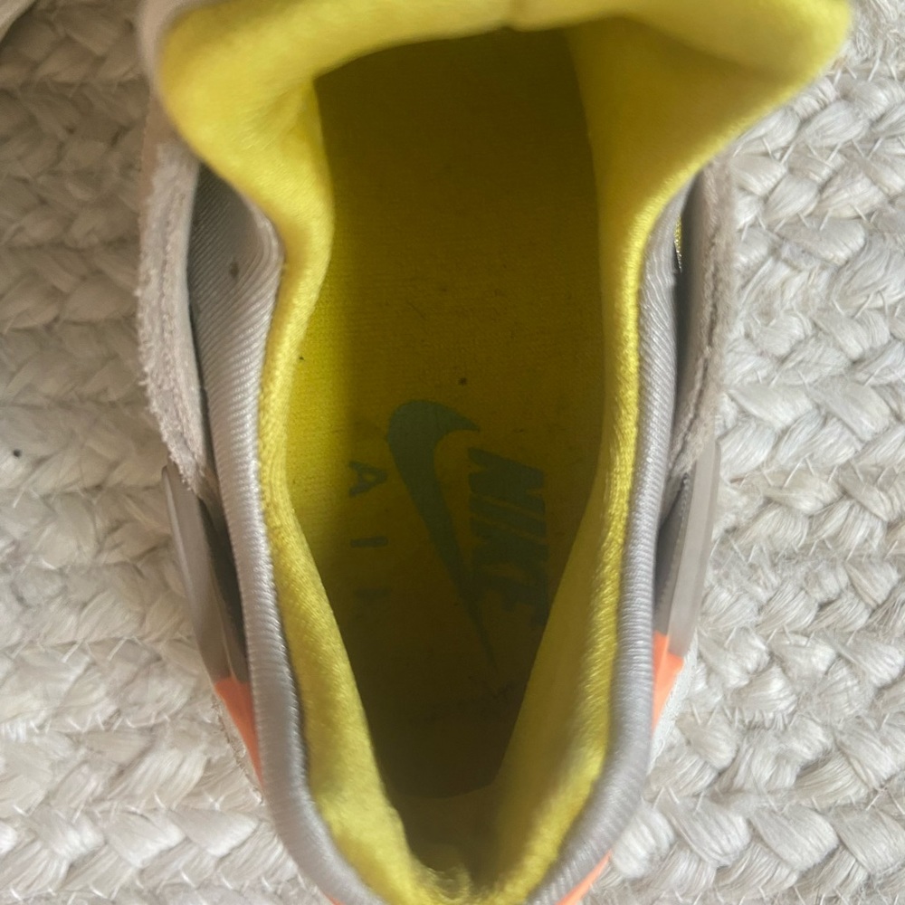 Women’s size 7 Nike Air Huarache - Picture 3 of 6